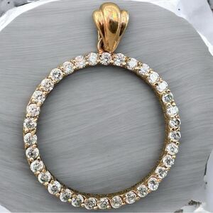 STUNNING LARGE GOLDTONE CRYSTAL CIRCLE PENDANT ✨